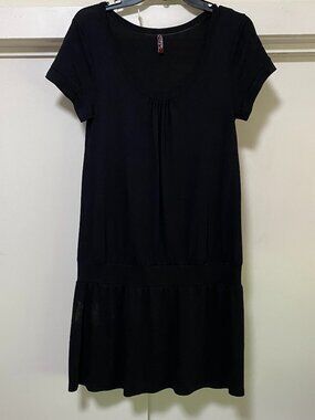 Old Navy, short sleeve black dress w/front pleats & bottom line, size M